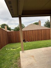 221 Spring Hollow Dr in Saginaw, TX - Building Photo - Building Photo