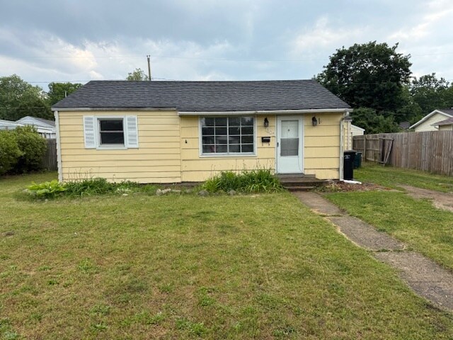 1302 Eastbrook Dr in South Bend, IN - Building Photo