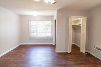 2501 Yoakum Blvd-Unit -3 in Houston, TX - Foto de edificio - Building Photo