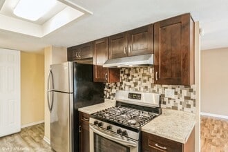 1423 Sacramento Dr, Unit 1002 in Hanover Park, IL - Building Photo - Building Photo