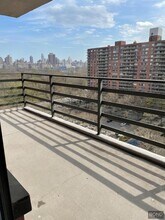 392 Central Prk W in New York, NY - Building Photo - Building Photo