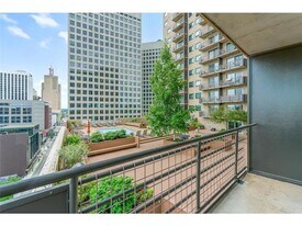 66 9th St E in St. Paul, MN - Building Photo