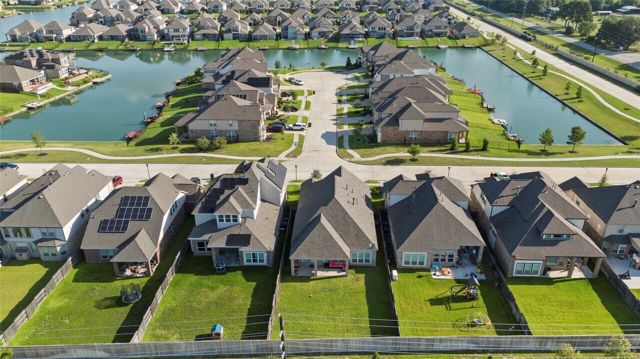 24023 Lake Molveno Dr in Katy, TX - Building Photo