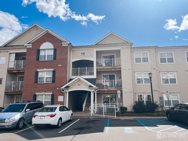 1025 Dogwood Ct