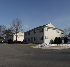 4310-4351 Angela Ct in Schenectady, NY - Foto de edificio - Building Photo