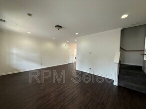 3329 San Jose Way in Sacramento, CA - Building Photo - Building Photo