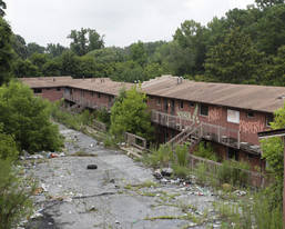 1545 Simpson Rd in Atlanta, GA - Building Photo