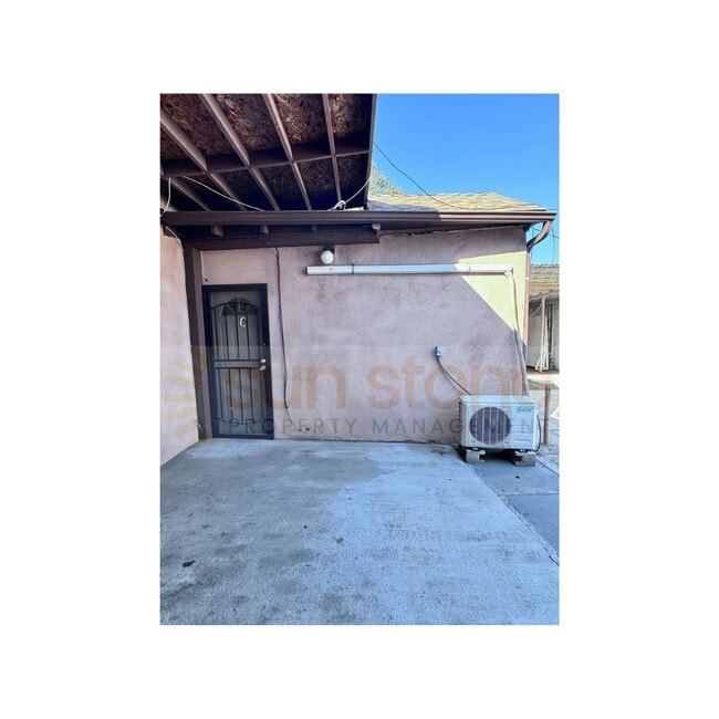 852-852 E Mission Blvd