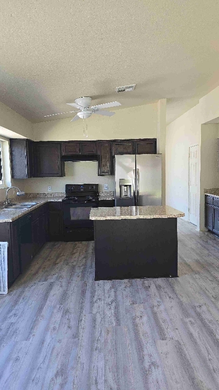 7039 E 38th Pl in Yuma, AZ - Foto de edificio - Building Photo