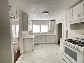 833 Brockhurst St in Oakland, CA - Building Photo - Building Photo