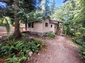 1327 Toledo St in Bellingham, WA - Building Photo - Building Photo