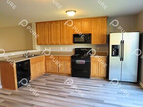 221 Whitestone Dr NE in Huntsville, AL - Building Photo - Building Photo