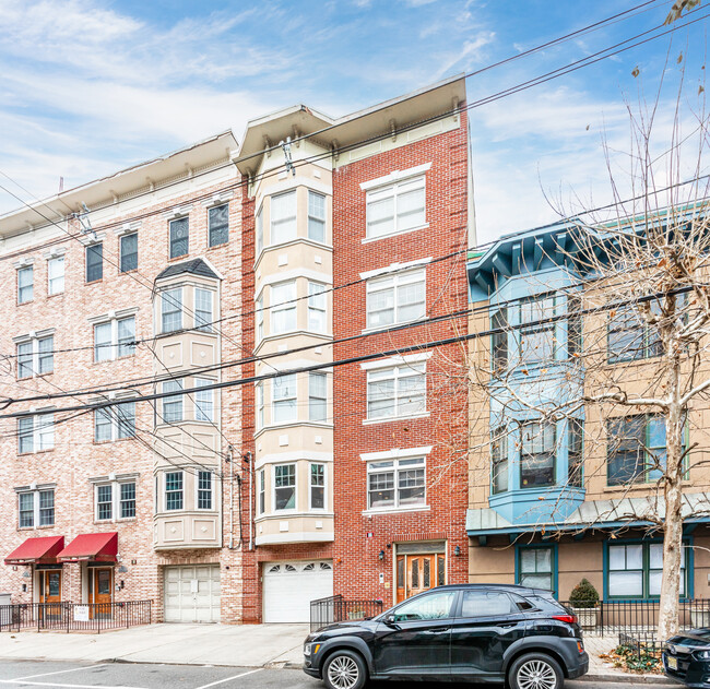 126 Monroe St in Hoboken, NJ - Building Photo - Building Photo