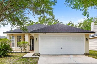 1306 Ardmore St in St. Augustine, FL - Building Photo