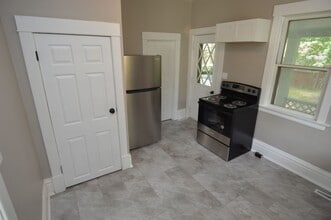 611 Walsh St in Crookston, MN - Building Photo - Building Photo