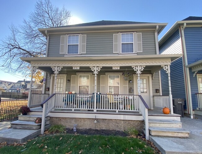 949 Prospect St, Unit Up