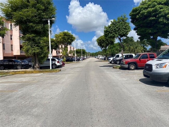 1900 W 68th St in Hialeah, FL - Building Photo - Building Photo