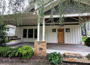 106 4th St in Black Mountain, NC - Building Photo - Building Photo