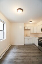 1632 W Pratt Blvd in Chicago, IL - Building Photo - Building Photo