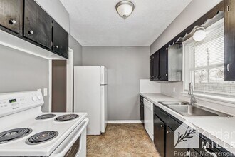 1519 N Old Manor Rd in Wichita, KS - Building Photo - Building Photo
