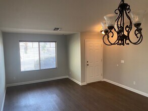 566 W Enchanted Desert Dr in Casa Grande, AZ - Building Photo - Building Photo