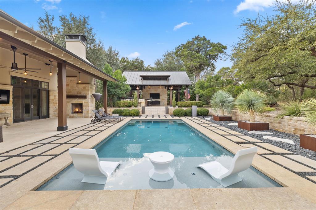 1909 Knights Chance Ln in Spicewood, TX - Building Photo