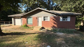 14 Clement Dr in Little Rock, AR - Building Photo