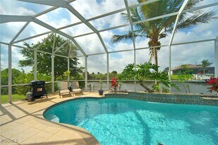 4114 NW 39th Ln in Cape Coral, FL - Building Photo