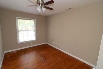 2319 Glengariff Dr in Dallas, TX - Foto de edificio - Building Photo