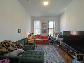 796 Grand St in Brooklyn, NY - Building Photo - Building Photo