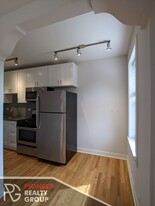 3709 N Sheffield Ave, Unit 3712-404 in Chicago, IL - Building Photo - Building Photo