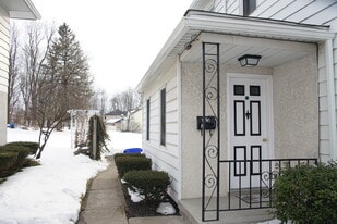 226 Crane St, Unit 2 in Scranton, PA - Building Photo