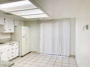 940 W Graaf Ave in Ridgecrest, CA - Building Photo - Building Photo