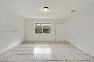 849 SW 9th Ct in Pompano Beach, FL - Building Photo - Building Photo