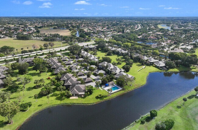 13224 Polo Club Rd in Wellington, FL - Building Photo - Building Photo