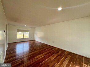 210 Posting Way in Charles Town, WV - Building Photo - Building Photo