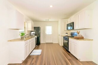 11067 N Lake Mist Ln, Unit 02215 in Willis, TX - Foto de edificio - Building Photo