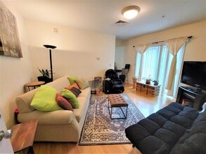 49 Cedar St in Boston, MA - Building Photo - Building Photo