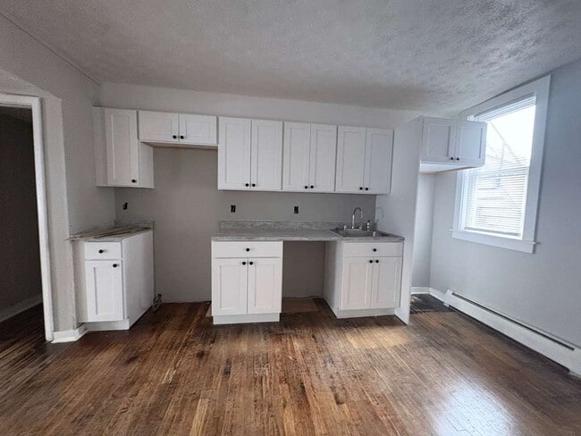 26 Lyon St, Unit 2 in New Haven, CT - Building Photo - Building Photo