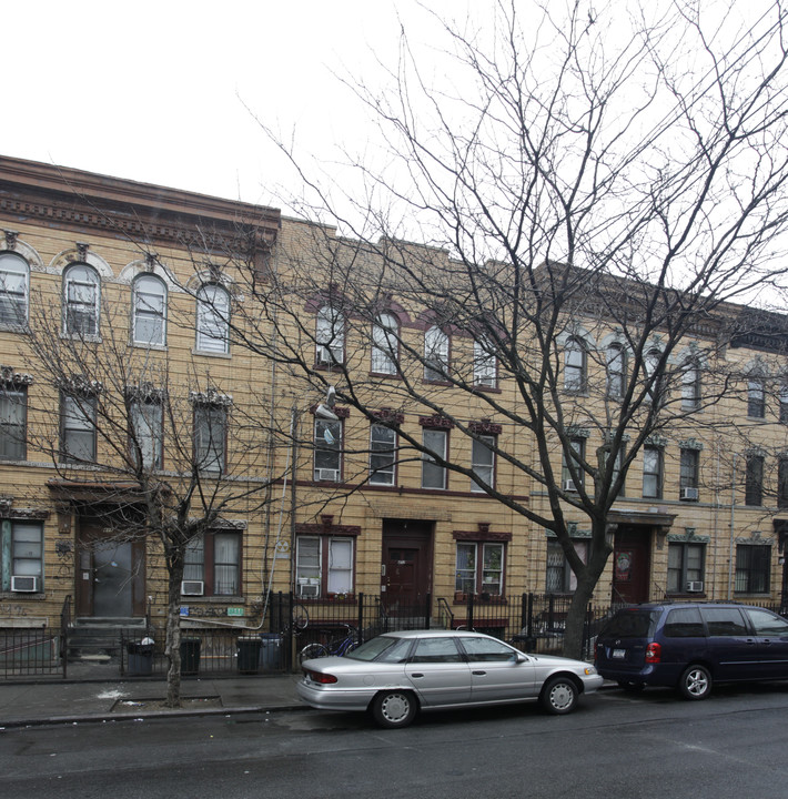 417 Suydam St in Brooklyn, NY - Building Photo