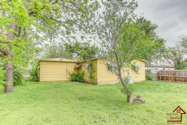 1436 NW Ozmun Ave in Lawton, OK - Building Photo - Building Photo