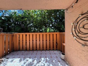 7208 Fairway Dr in Miami Lakes, FL - Building Photo - Building Photo