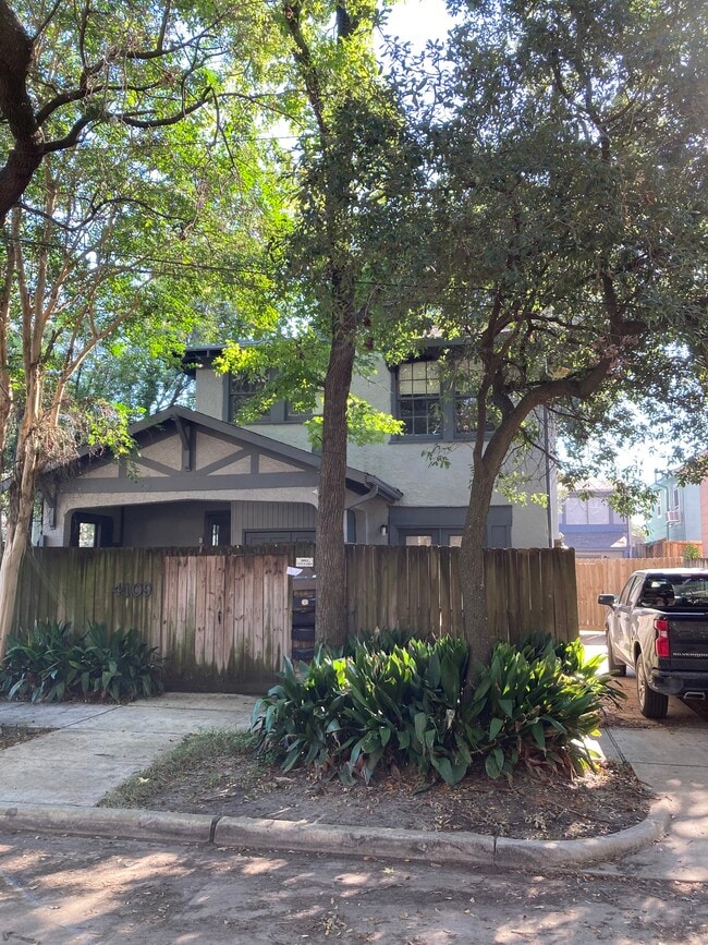 4109 Roseland St, Unit B