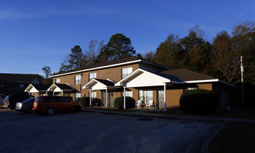 Robertsdale Village in Robertsdale, AL - Foto de edificio - Building Photo