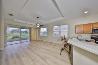 1911 Sterling Glen Ct in Sun City Center, FL - Building Photo - Building Photo