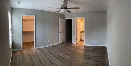 807 Pampas St in Pleasant Hill, MO - Building Photo - Building Photo