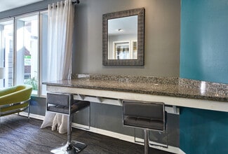 South Pointe in Dallas, TX - Building Photo - Building Photo