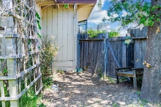 20 Eucalyptus Rd in Petaluma, CA - Building Photo - Building Photo