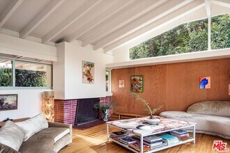 2764 Outpost Dr in Los Angeles, CA - Building Photo - Building Photo