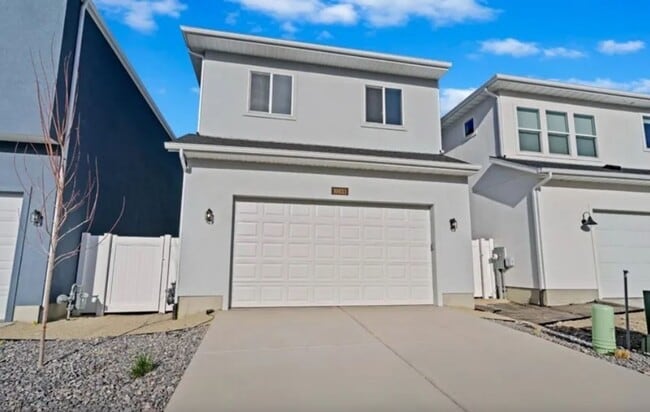 10033 Torreya Dr in Highland, UT - Building Photo - Building Photo